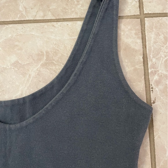 Brandy Melville charcoal gray Lydia crop tank - Picture 5 of 6